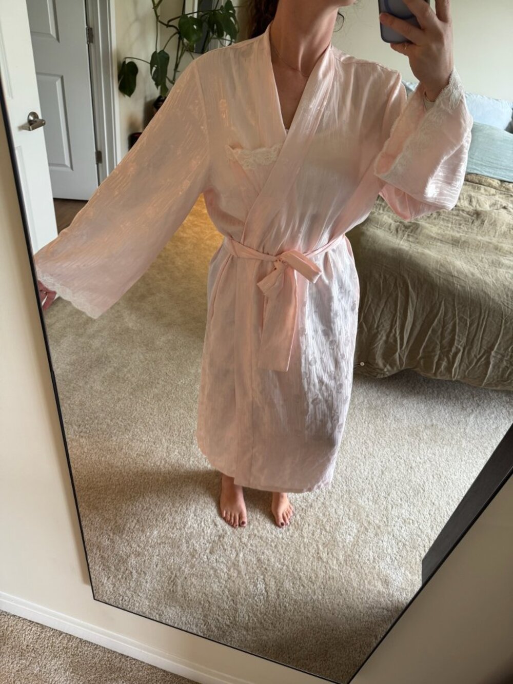 Vintage Natori Pale Pink Jacquard Long Robe with Lace Details Size Large